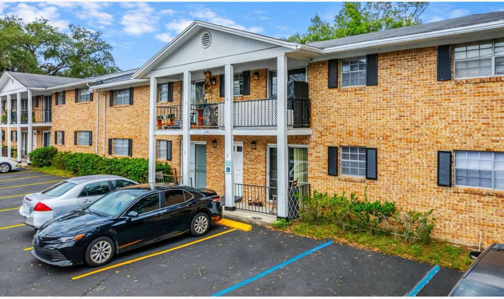 Windsor Arms Apartments 1